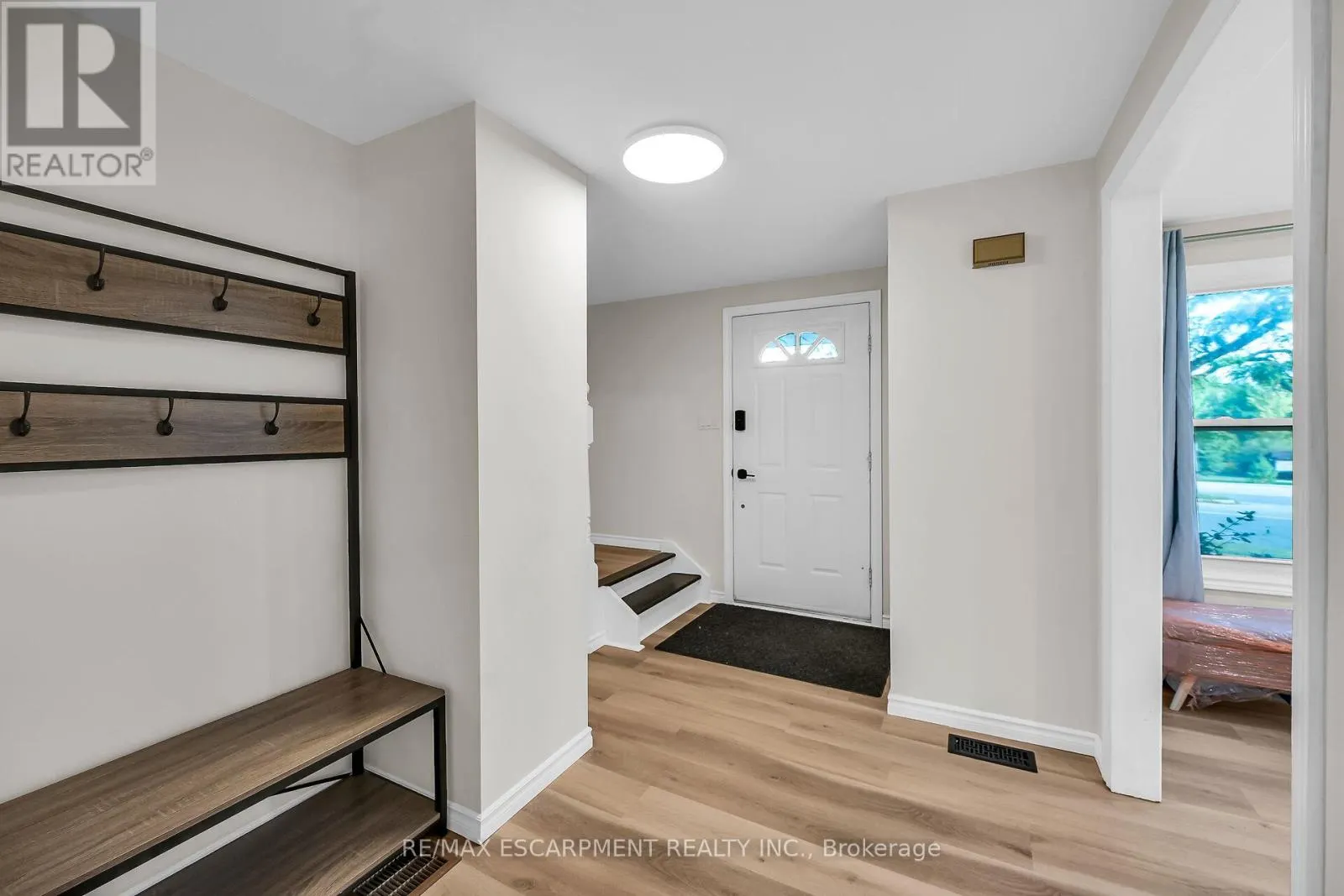 494 KORTRIGHT ROAD W