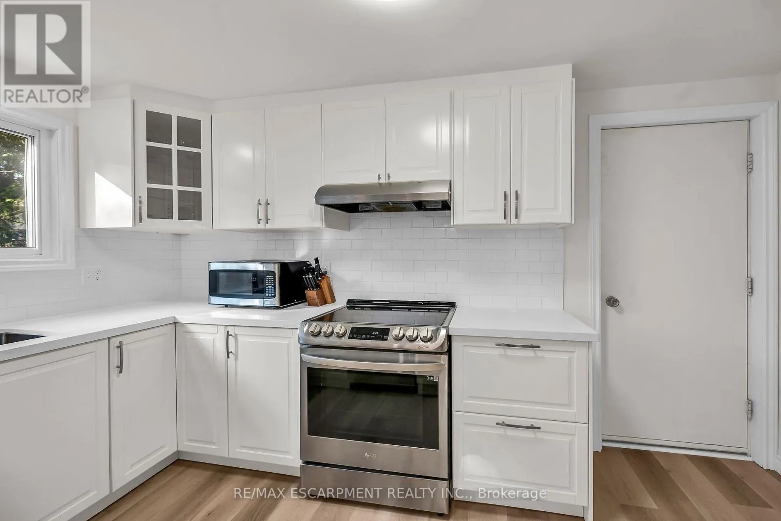 494 KORTRIGHT ROAD W