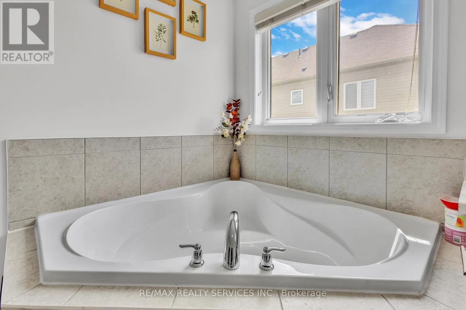 163 MUNRO CIRCLE