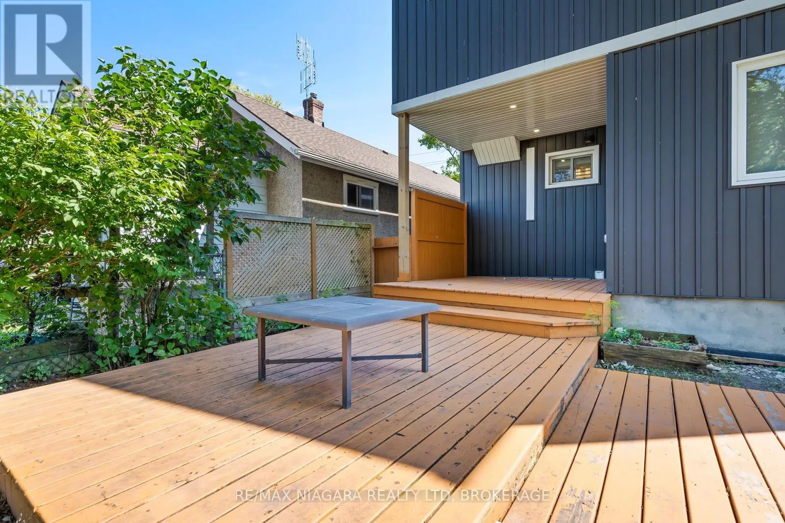 28 FIELDEN AVENUE