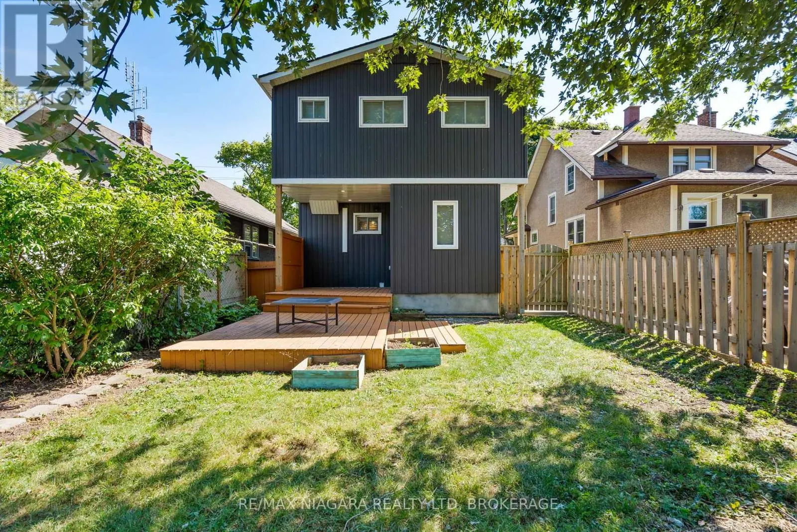 28 FIELDEN AVENUE