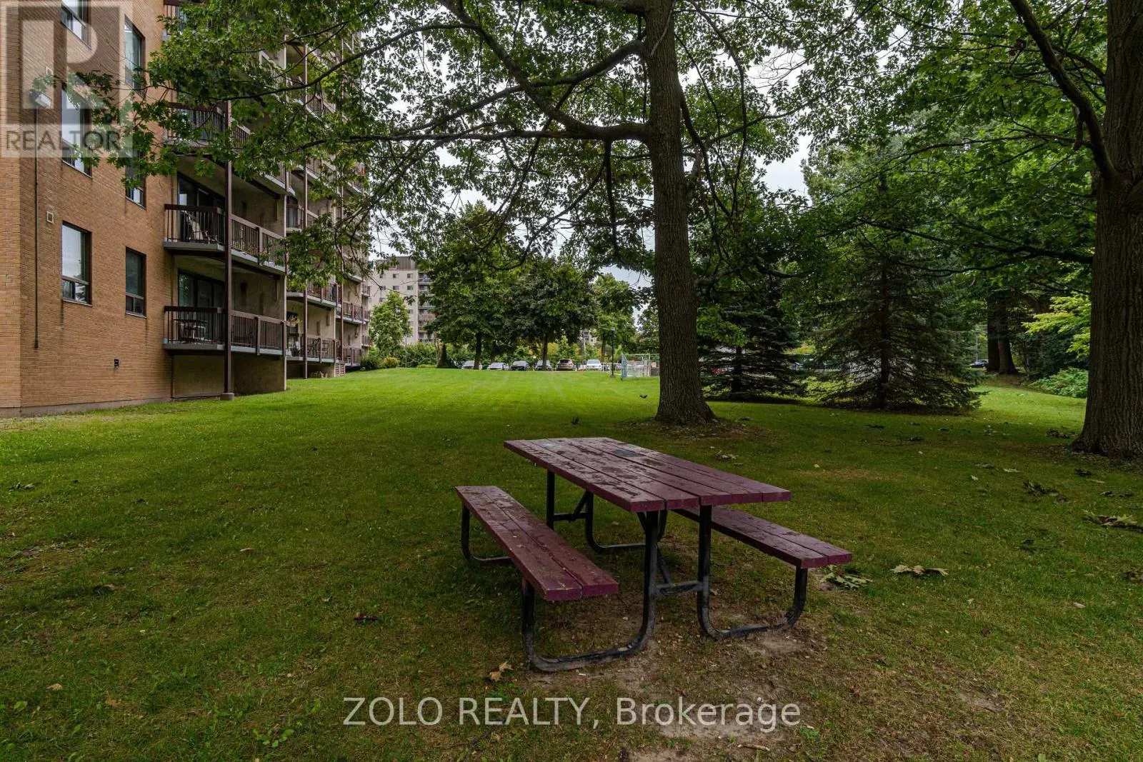 909 - 66 GREENVIEW DRIVE