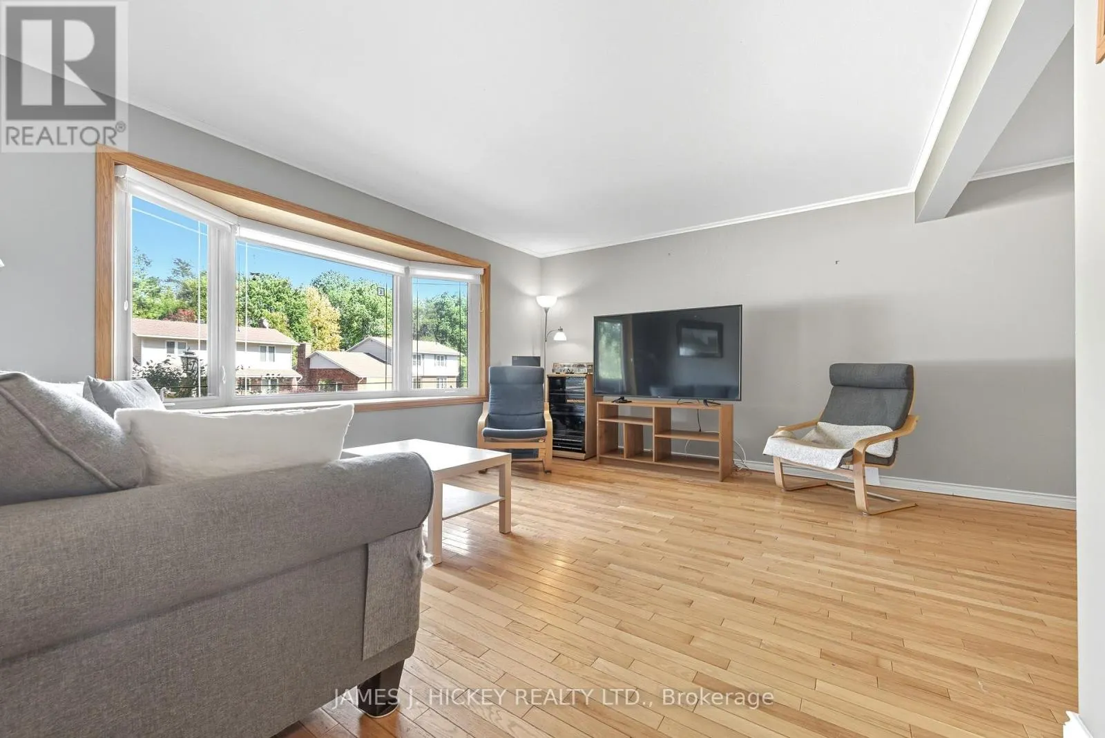 119 FRONTENAC CRESCENT