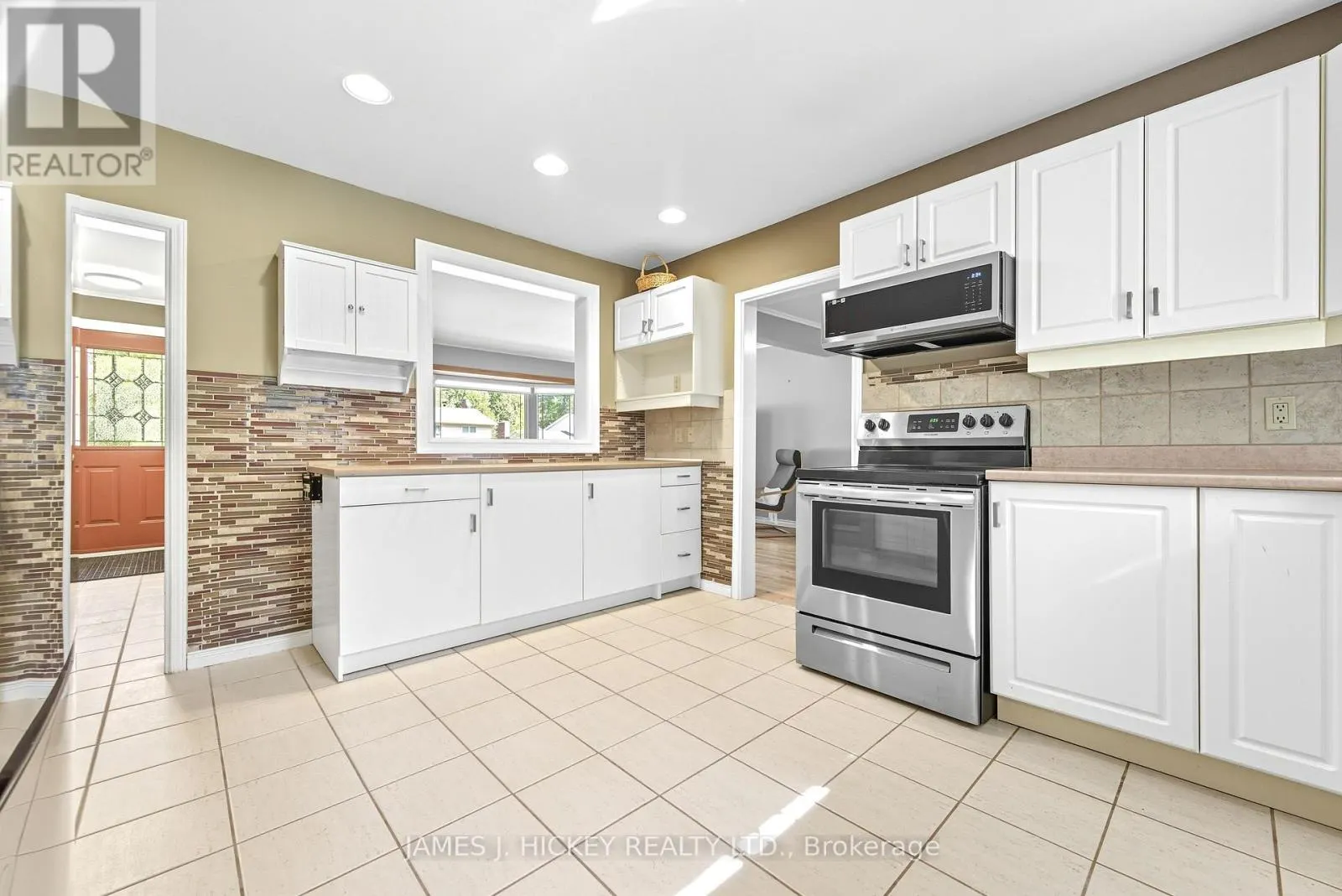 119 FRONTENAC CRESCENT