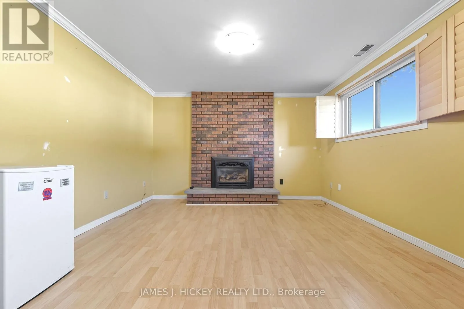 119 FRONTENAC CRESCENT