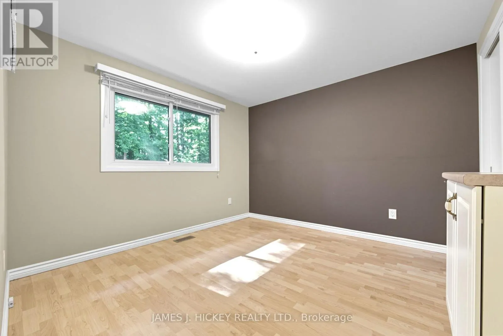 119 FRONTENAC CRESCENT
