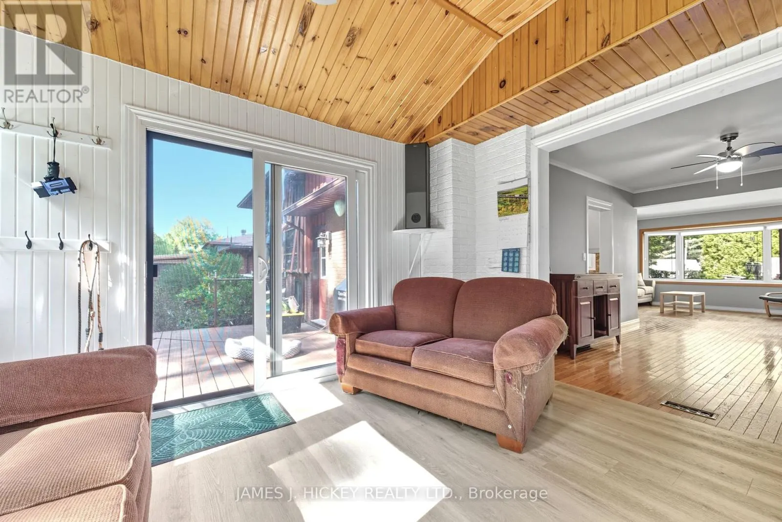 119 FRONTENAC CRESCENT