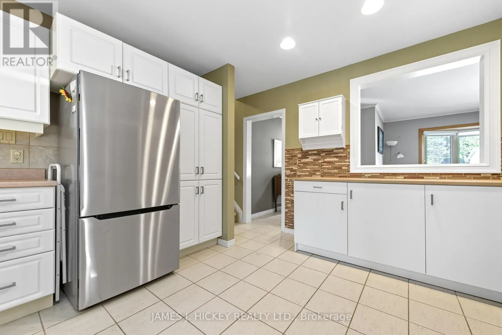 119 FRONTENAC CRESCENT