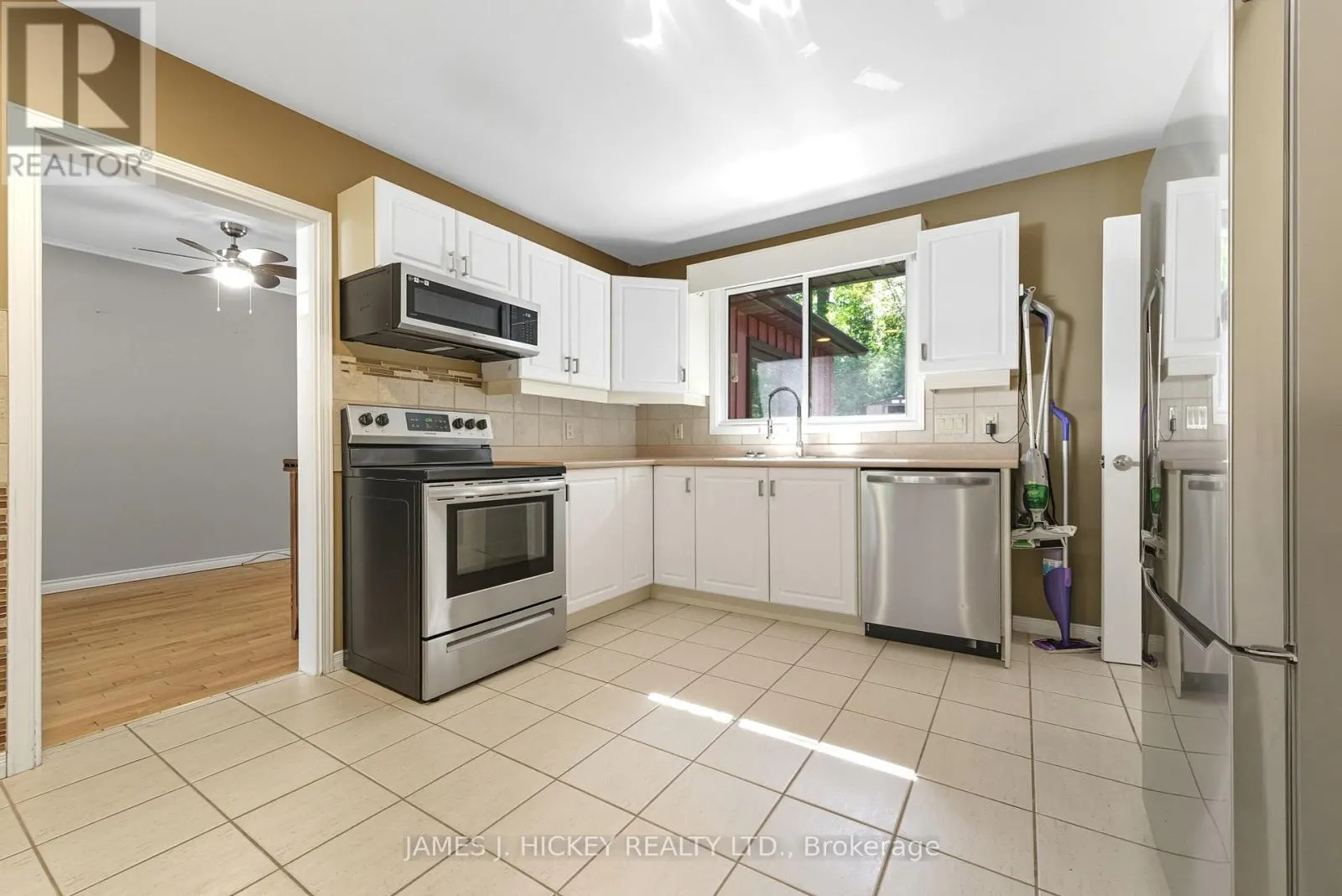 119 FRONTENAC CRESCENT