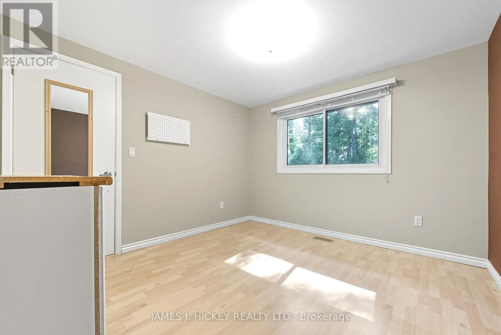 119 FRONTENAC CRESCENT