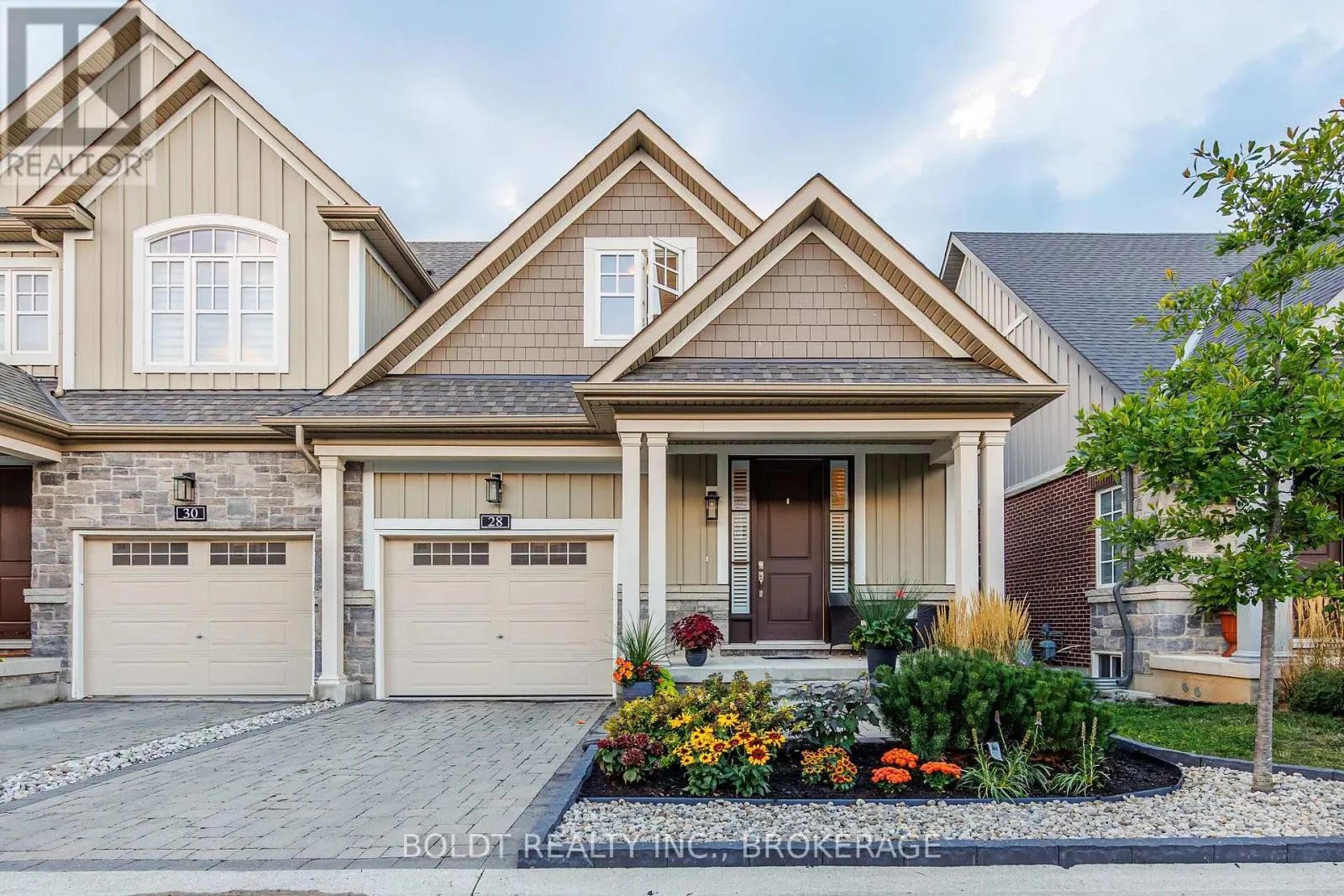 28 WINDSOR CIRCLE