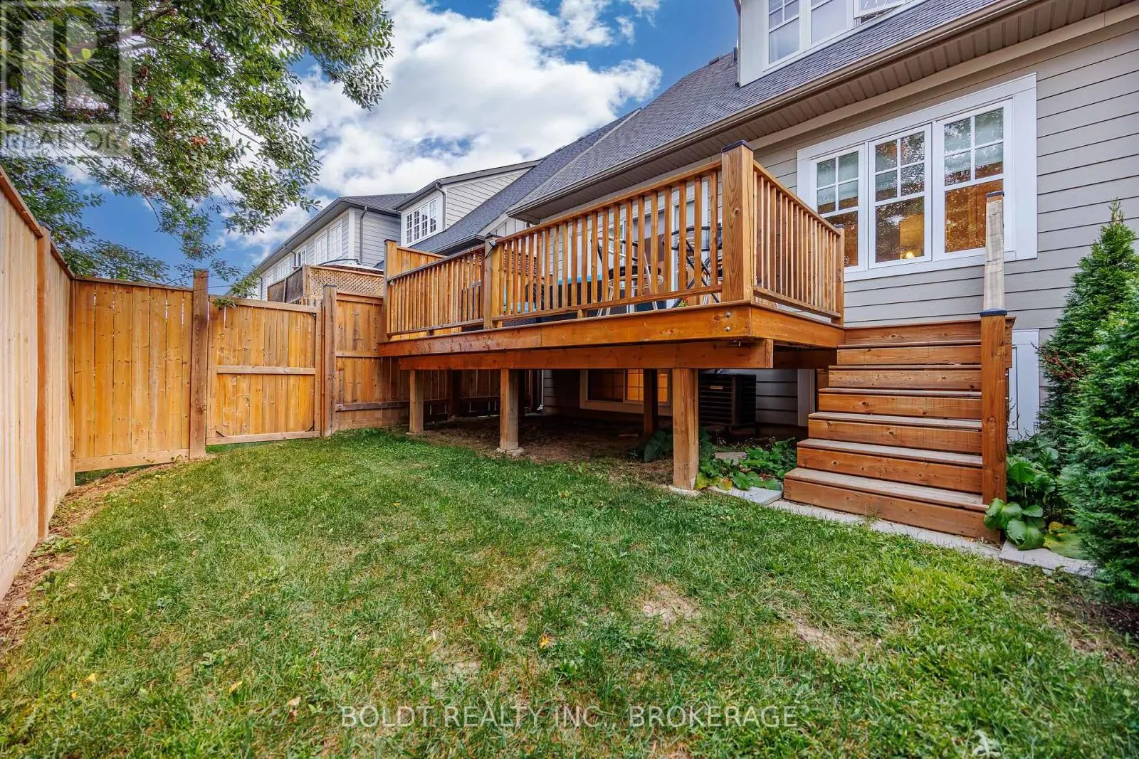 28 WINDSOR CIRCLE