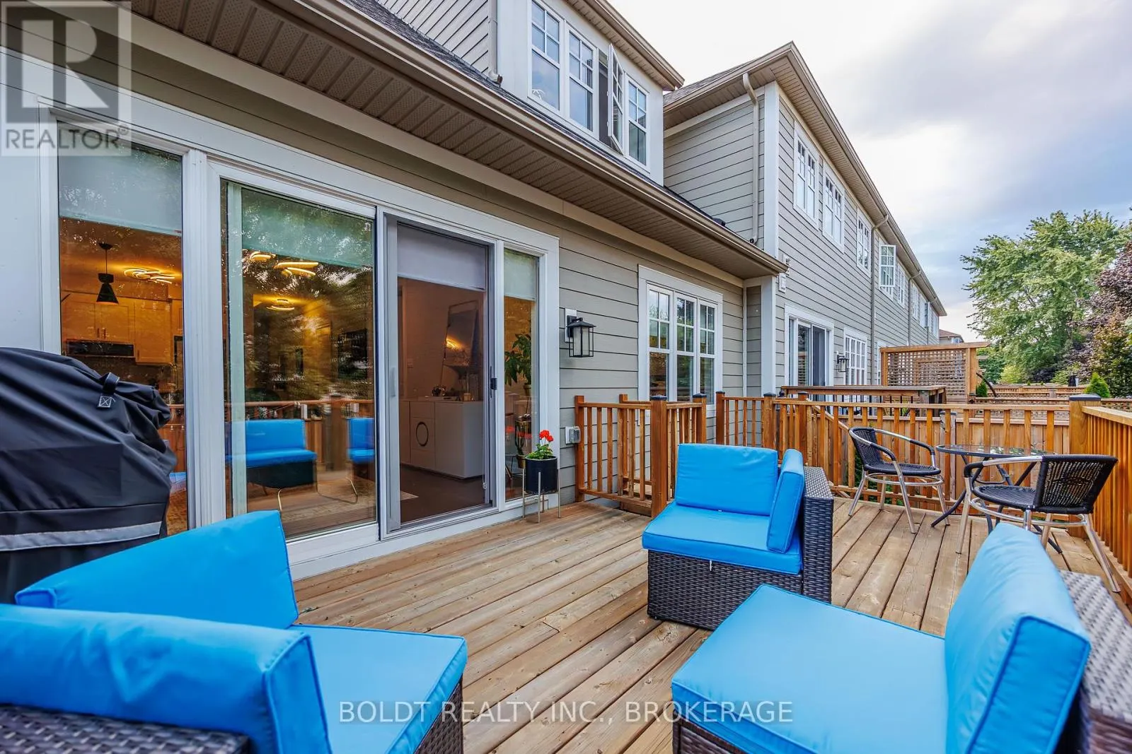 28 WINDSOR CIRCLE