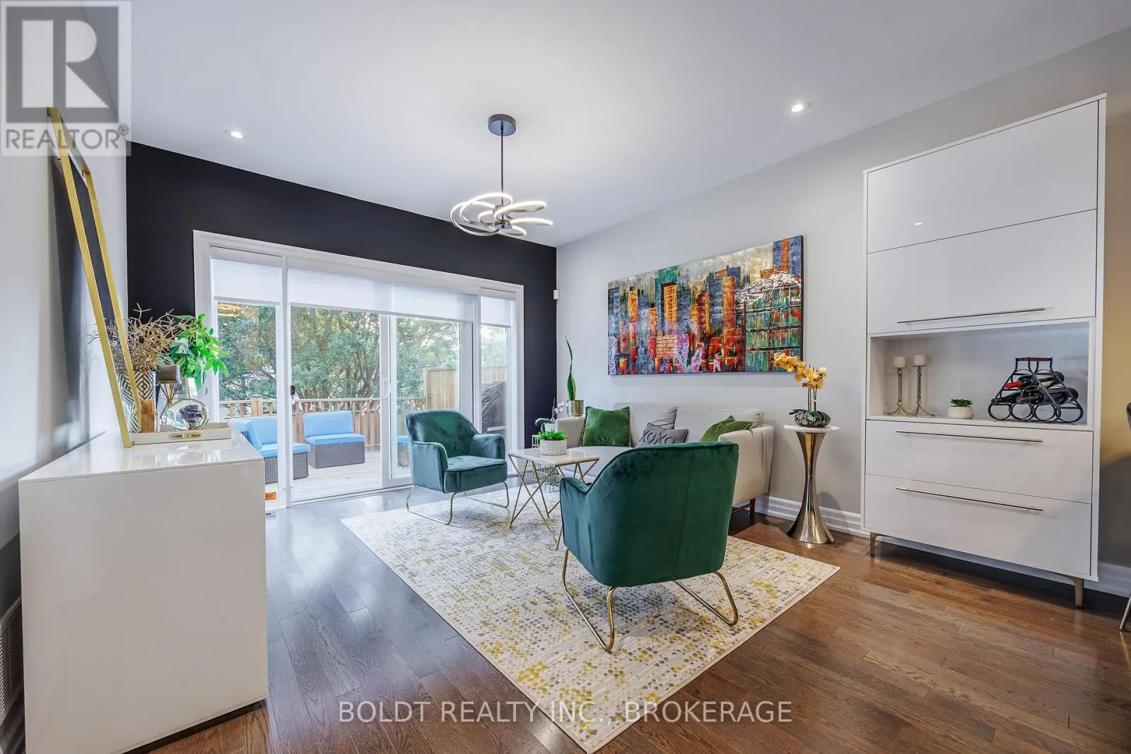 28 WINDSOR CIRCLE