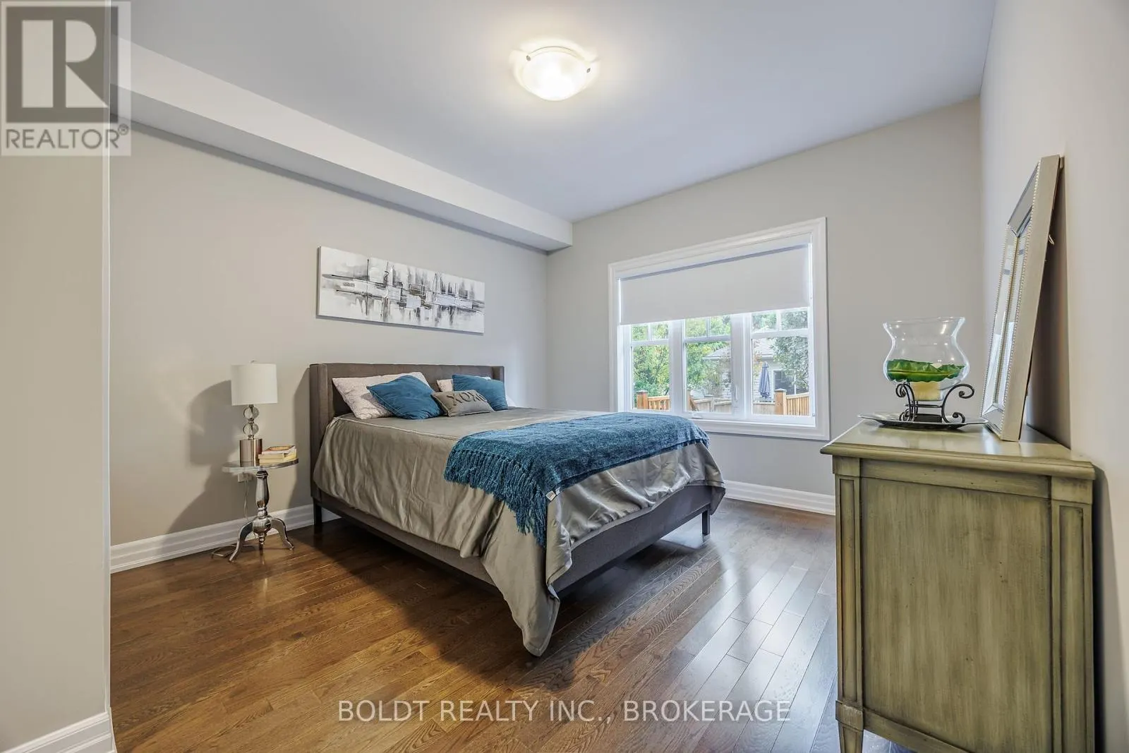 28 WINDSOR CIRCLE