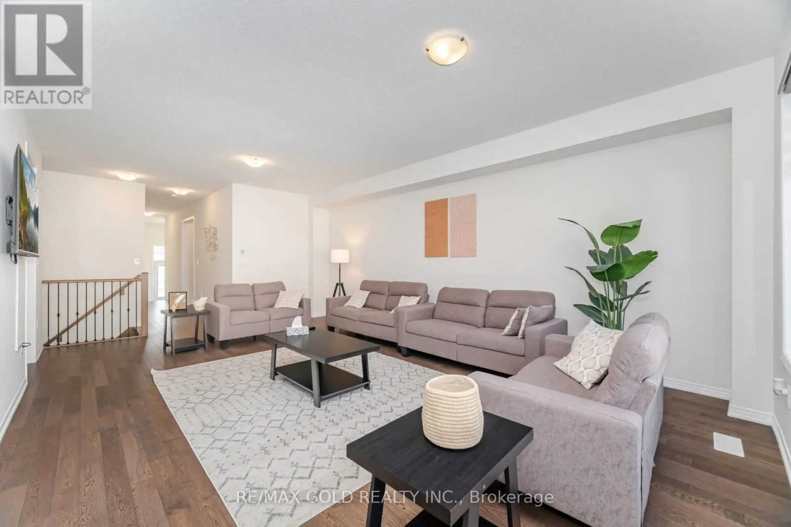 3 SARA DRIVE