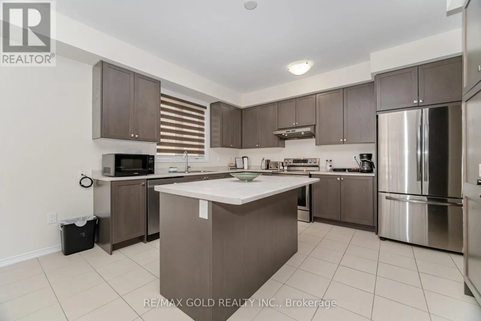 3 SARA DRIVE