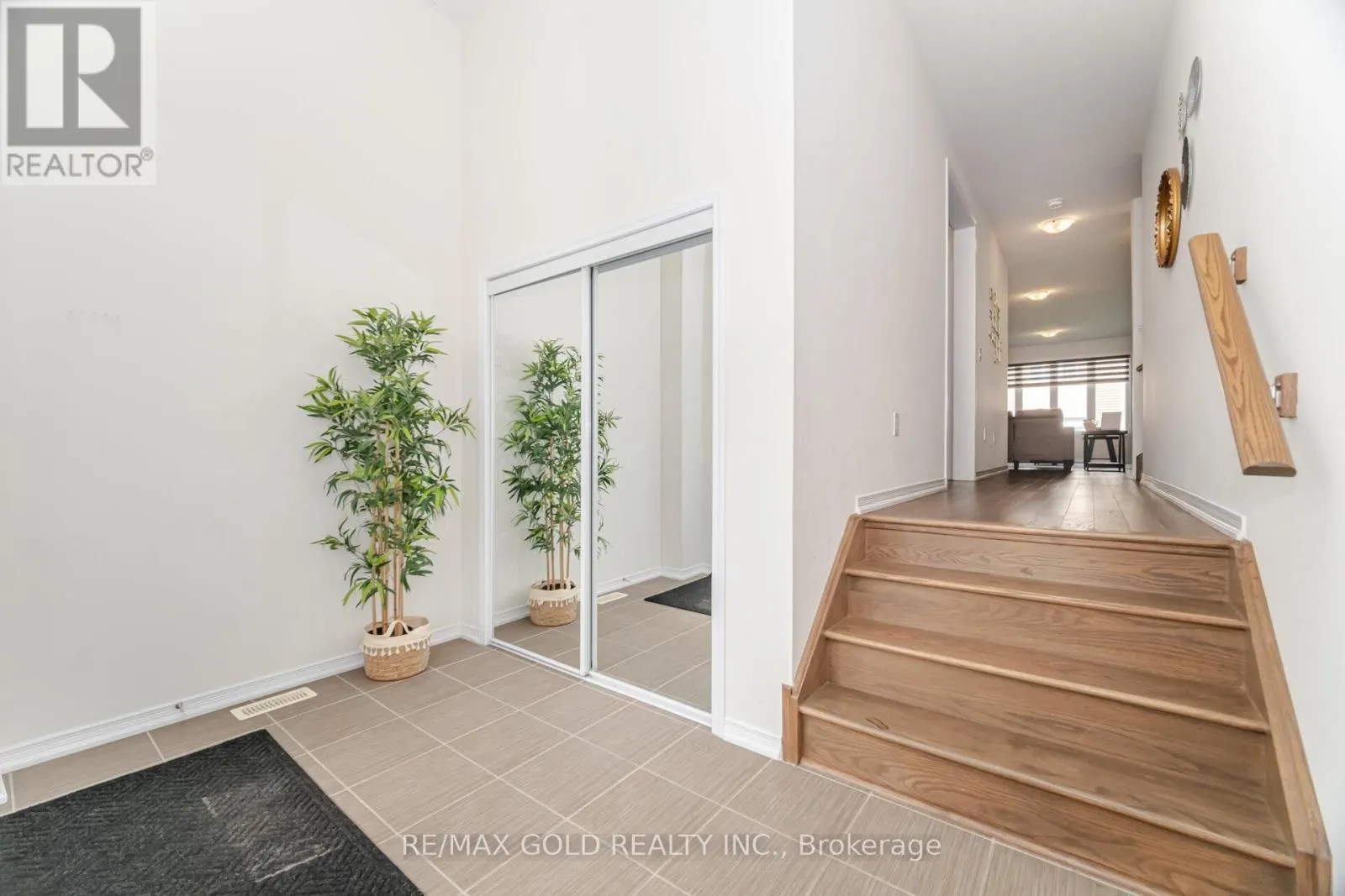3 SARA DRIVE