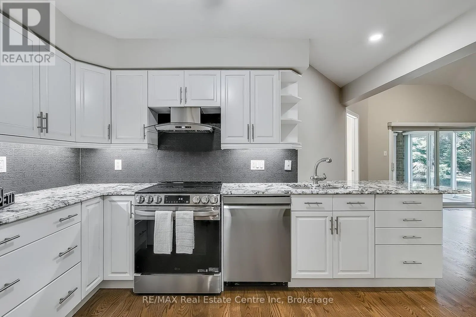 41 - 1550 GORDON STREET, #41
