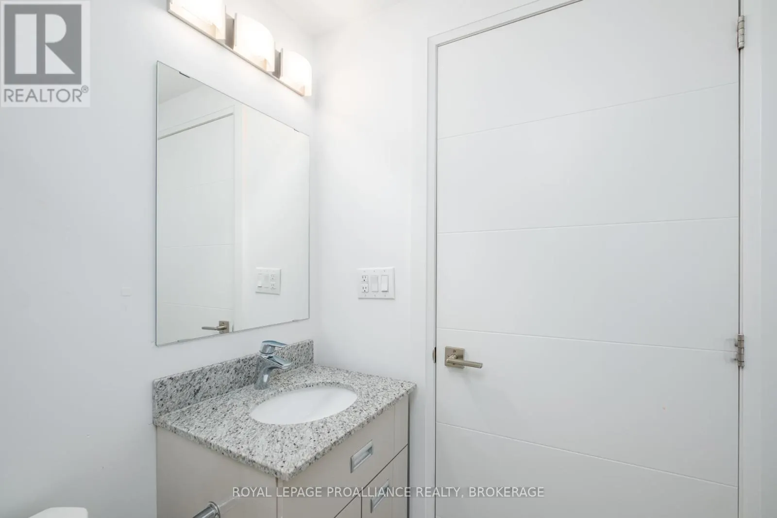 415 - 652 PRINCESS STREET, #415