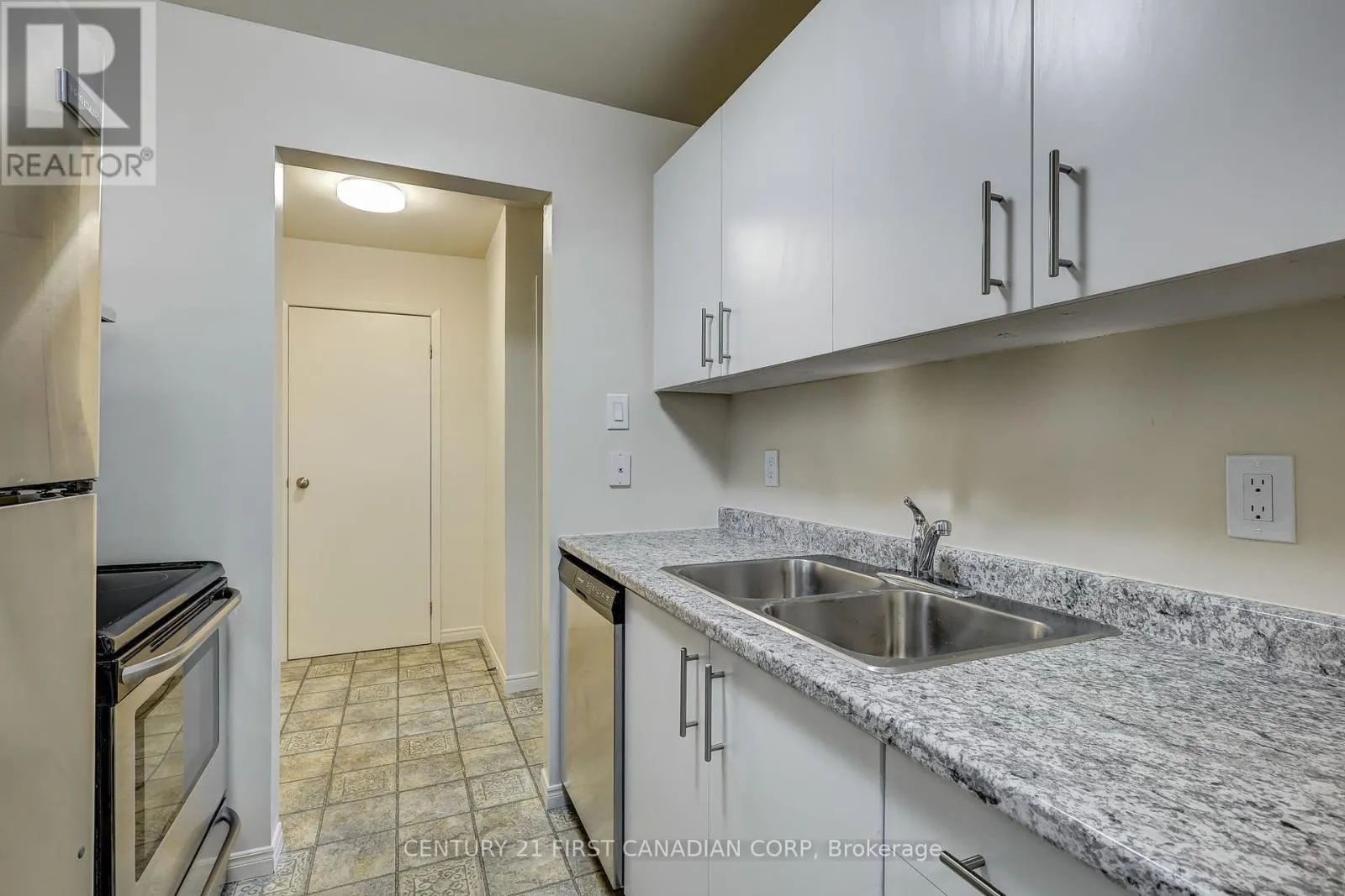 123 - 130 CONWAY DRIVE, #123