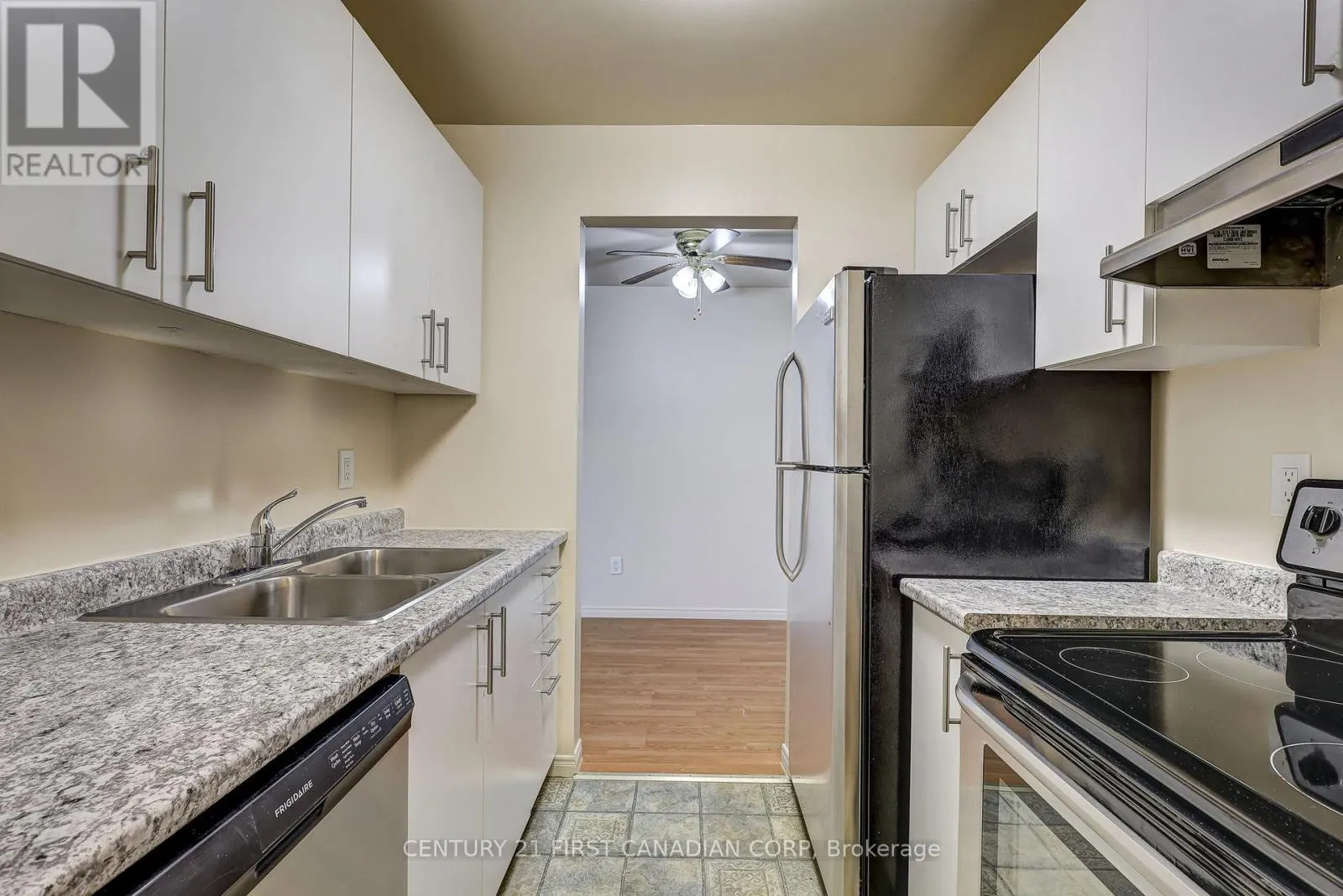 123 - 130 CONWAY DRIVE, #123