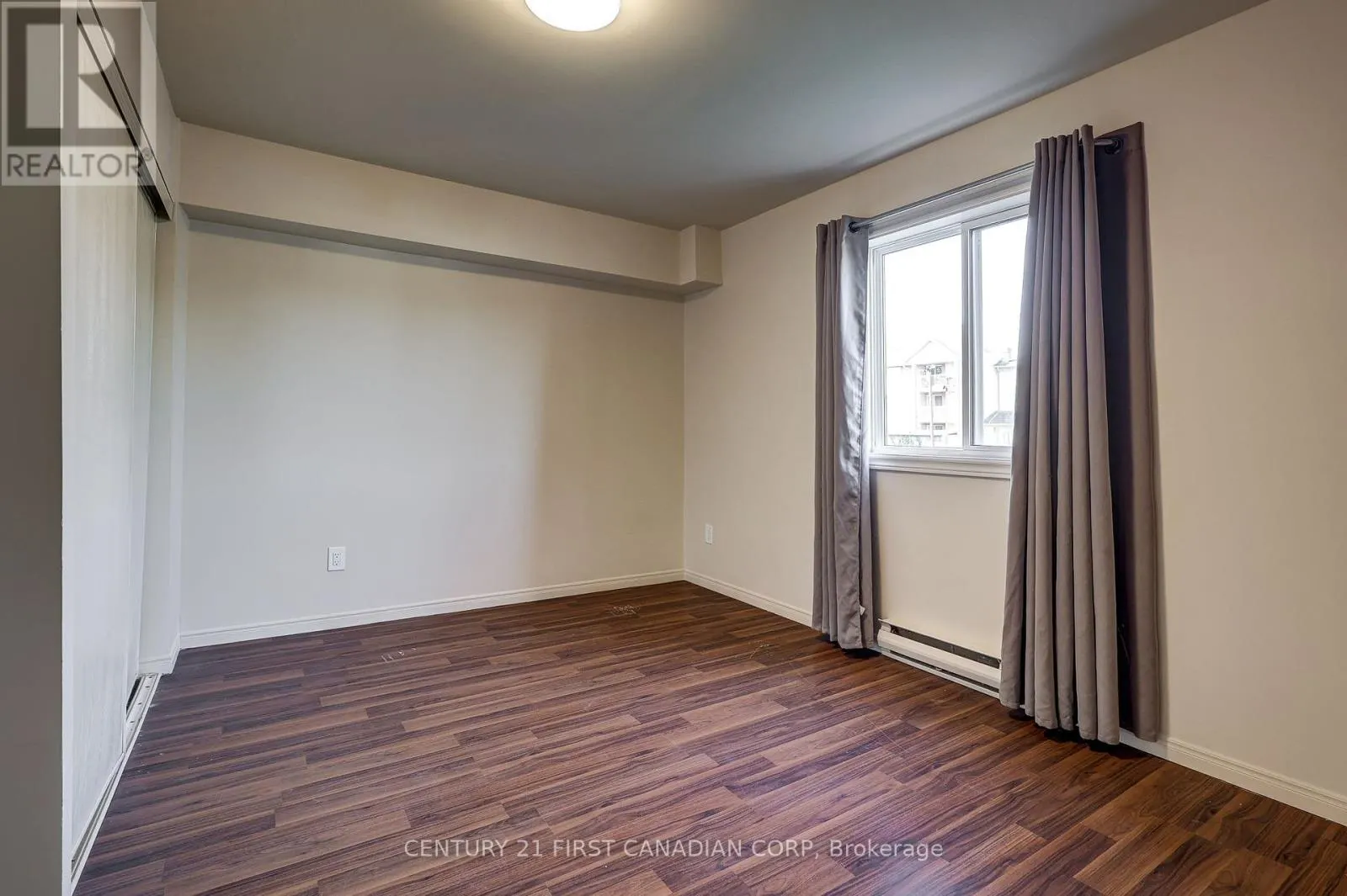 123 - 130 CONWAY DRIVE, #123