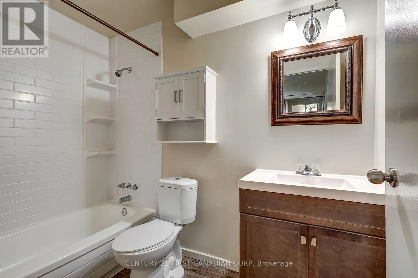 123 - 130 CONWAY DRIVE, #123