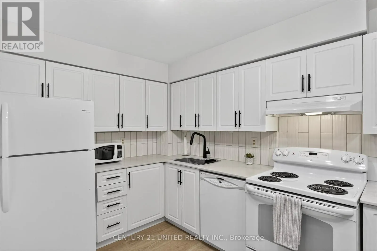 113 - 1111 WATER STREET, #113