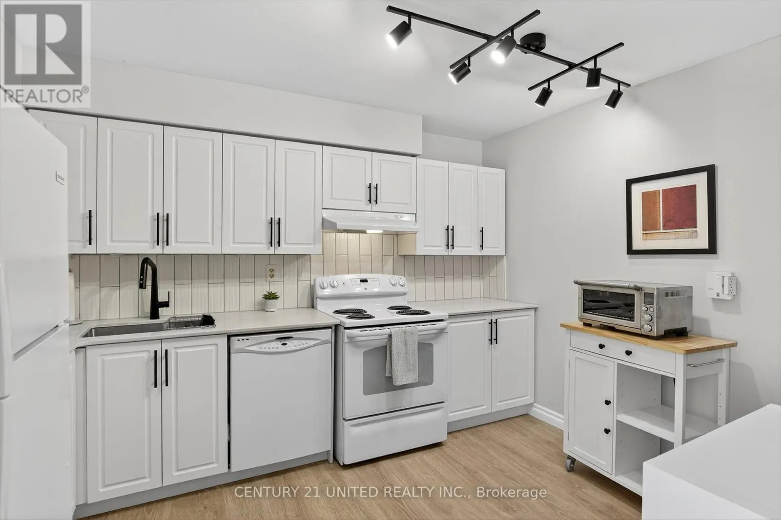 113 - 1111 WATER STREET, #113