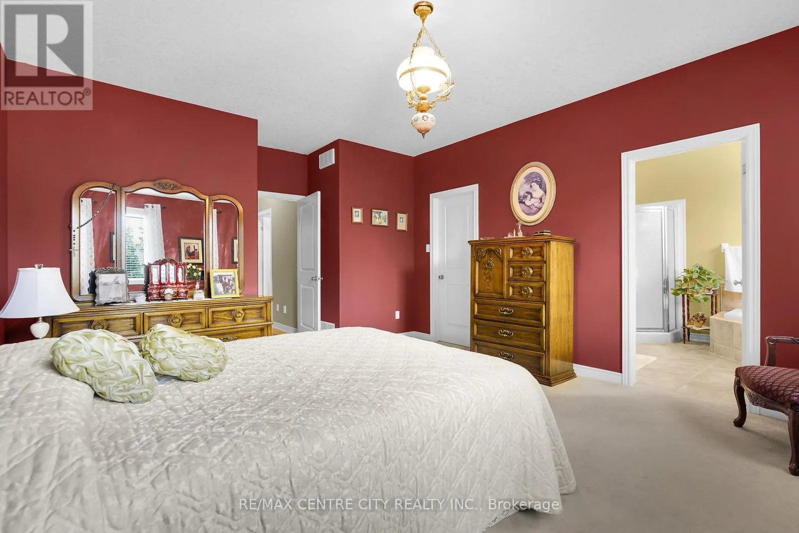 9 WILLARD CRESCENT