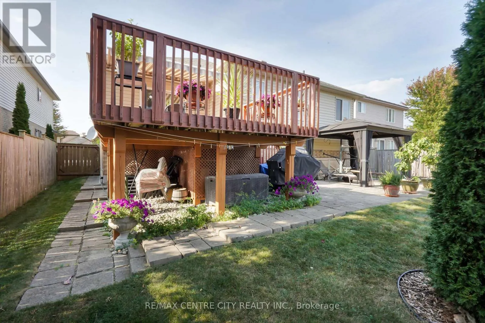 9 WILLARD CRESCENT