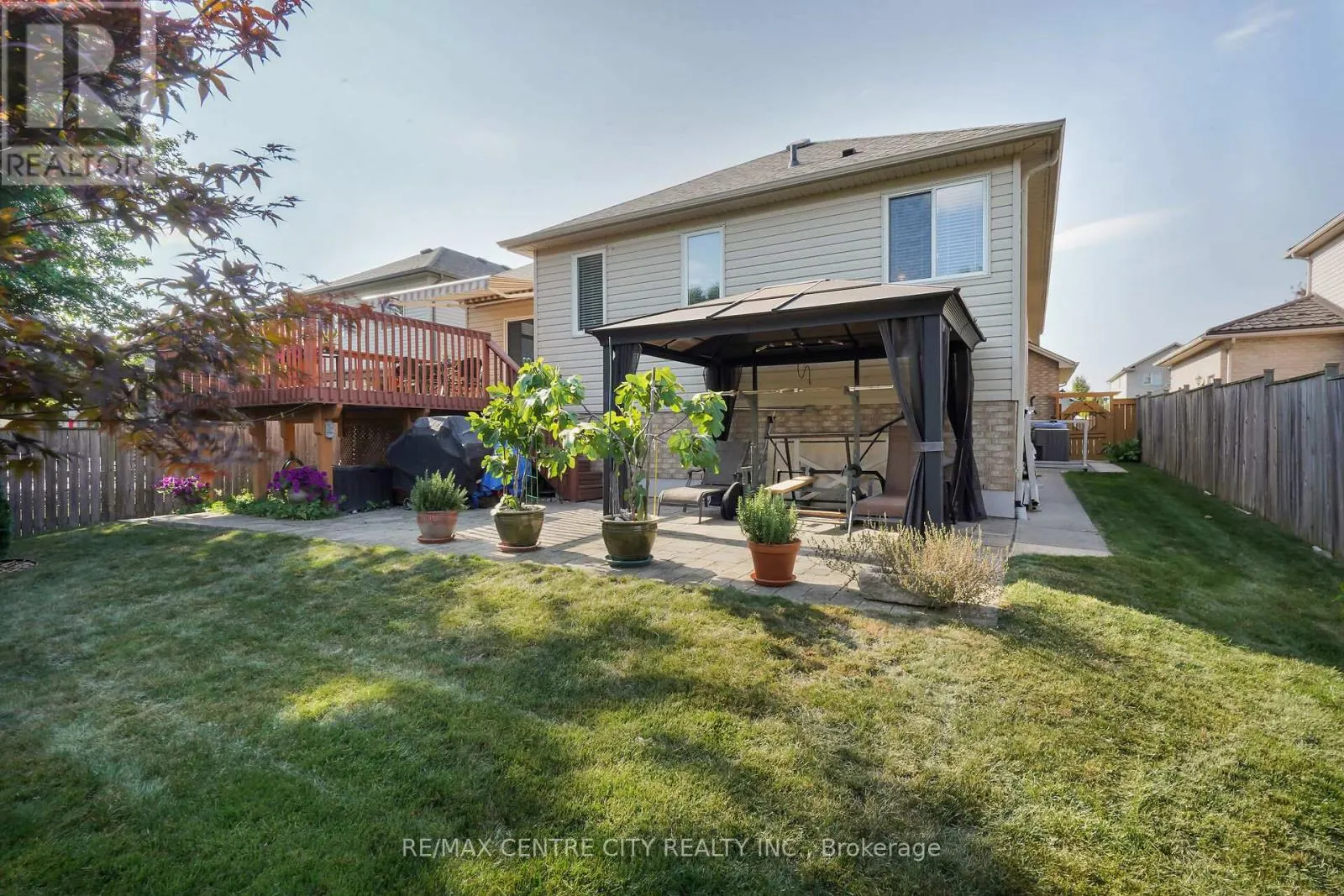 9 WILLARD CRESCENT