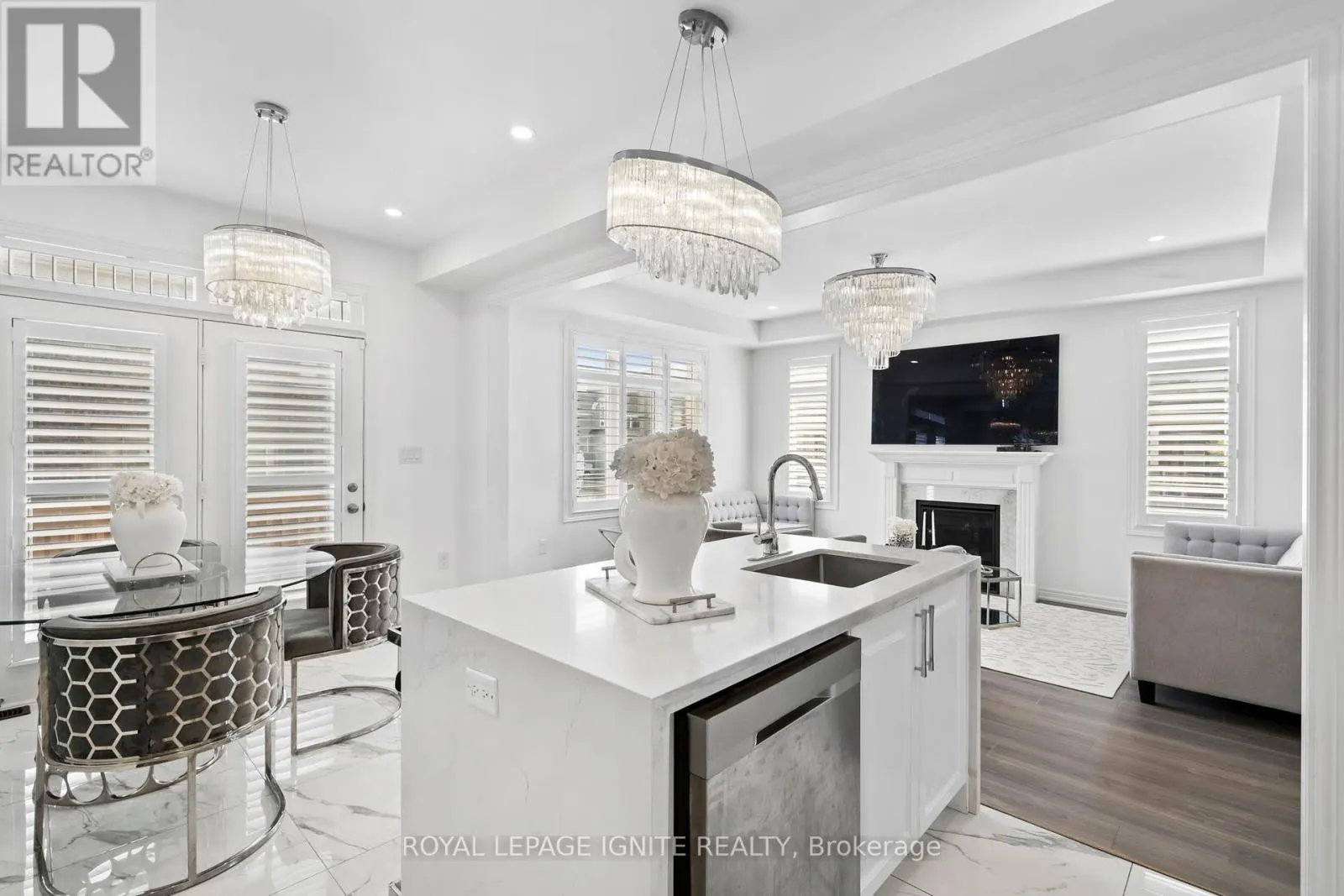 4 GREAT FALLS BOULEVARD