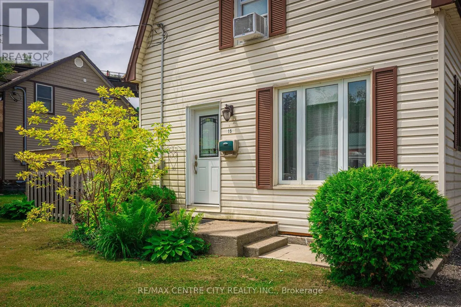 15 SUNSET DRIVE
