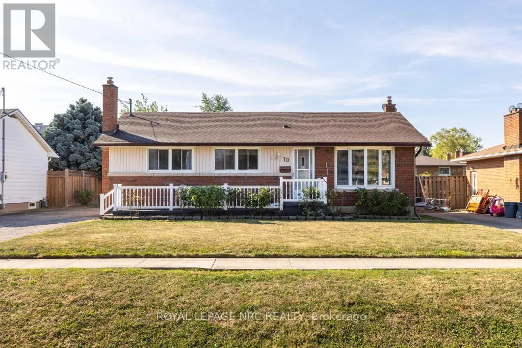 10 RIDGEVIEW AVENUE