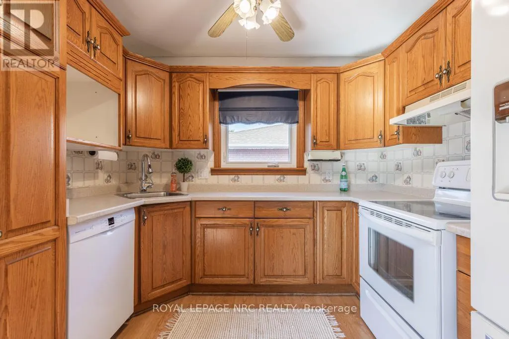 10 RIDGEVIEW AVENUE