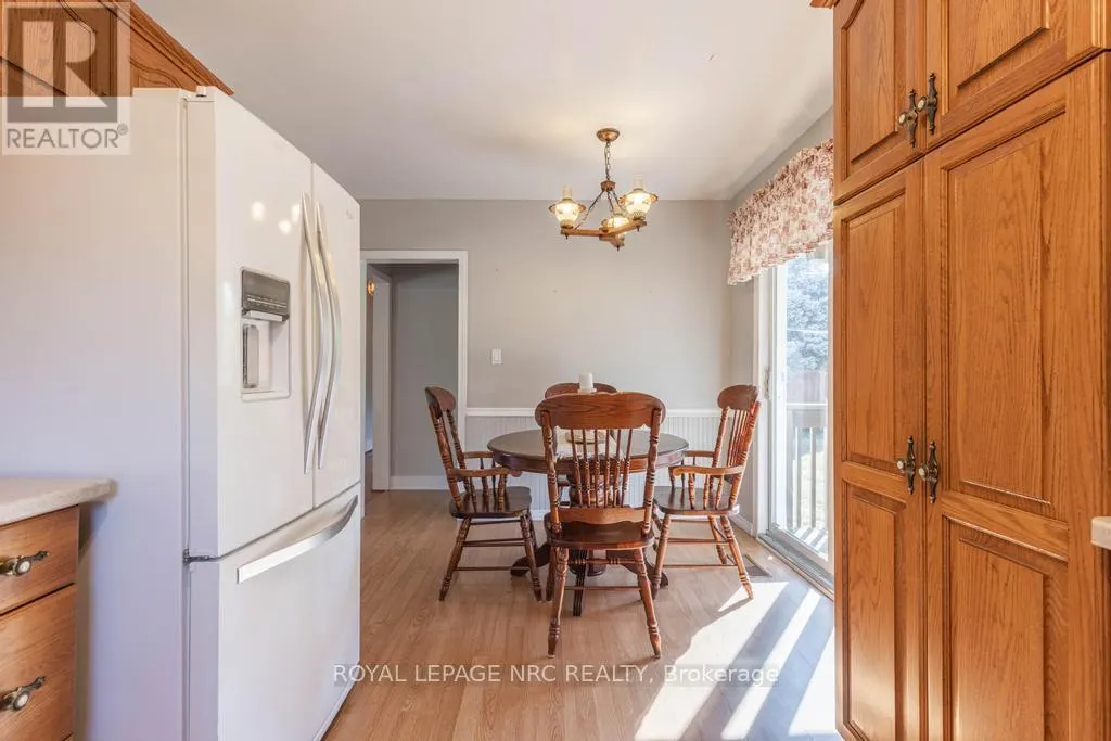 10 RIDGEVIEW AVENUE