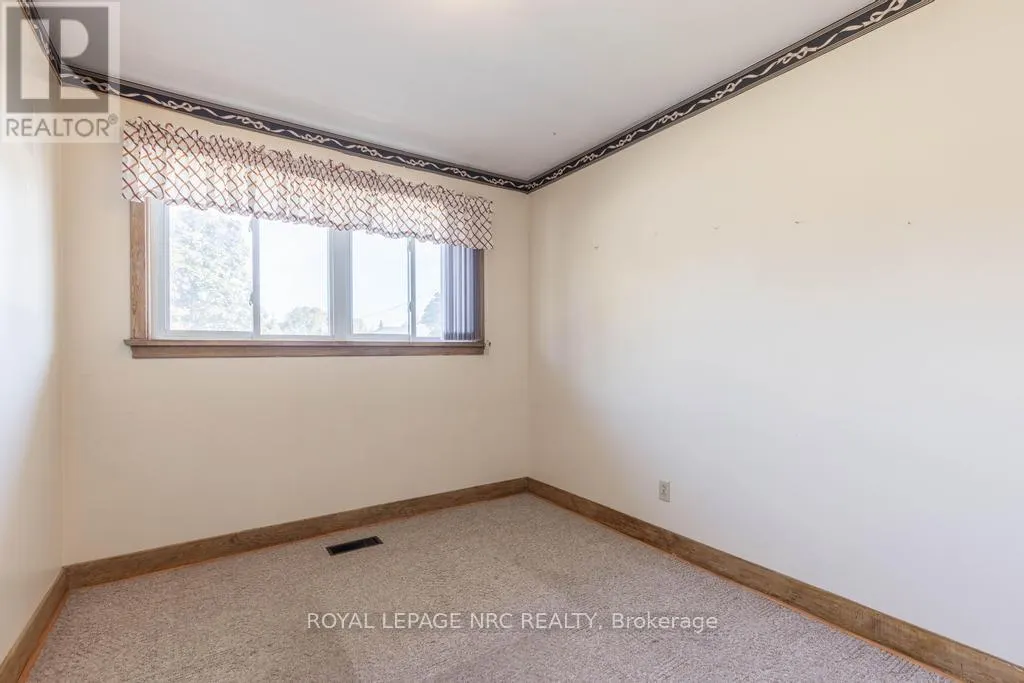 10 RIDGEVIEW AVENUE