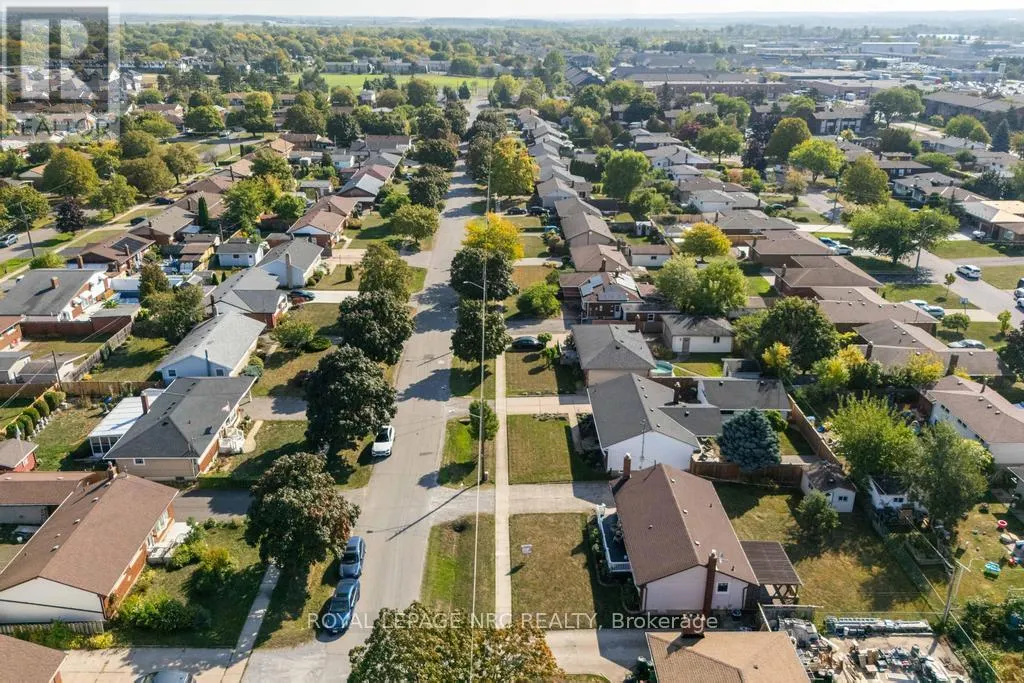 10 RIDGEVIEW AVENUE