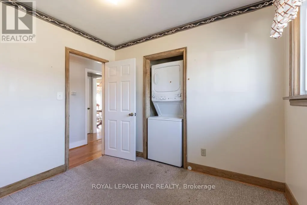 10 RIDGEVIEW AVENUE