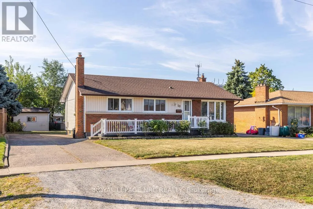 10 RIDGEVIEW AVENUE