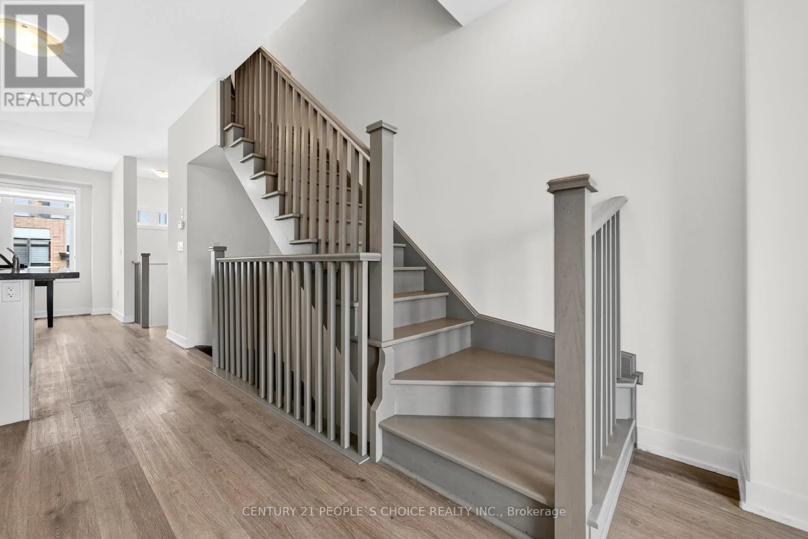 21 - 527 SHAVER ROAD