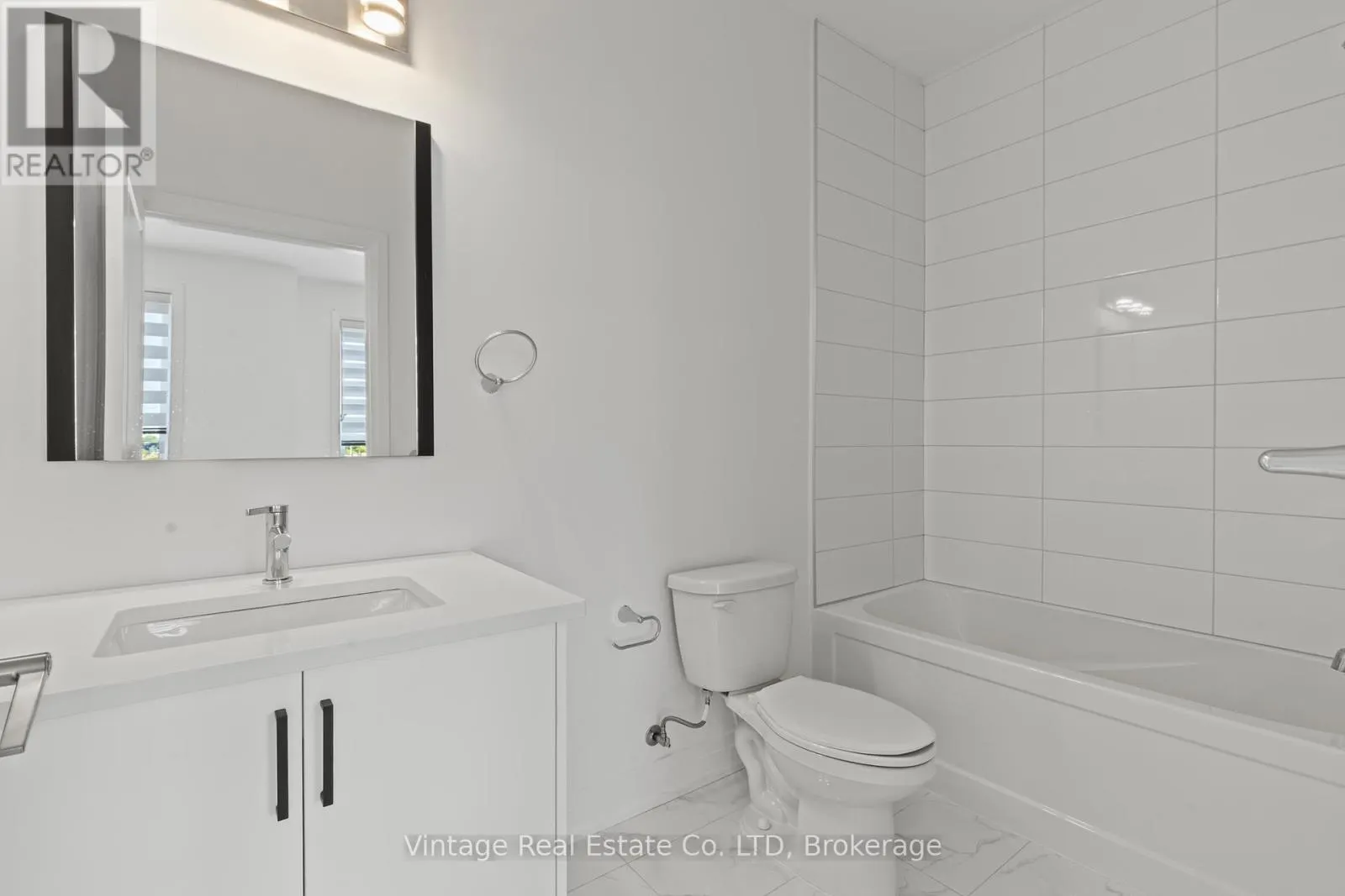 29 - 1465 STATION STREET, #29