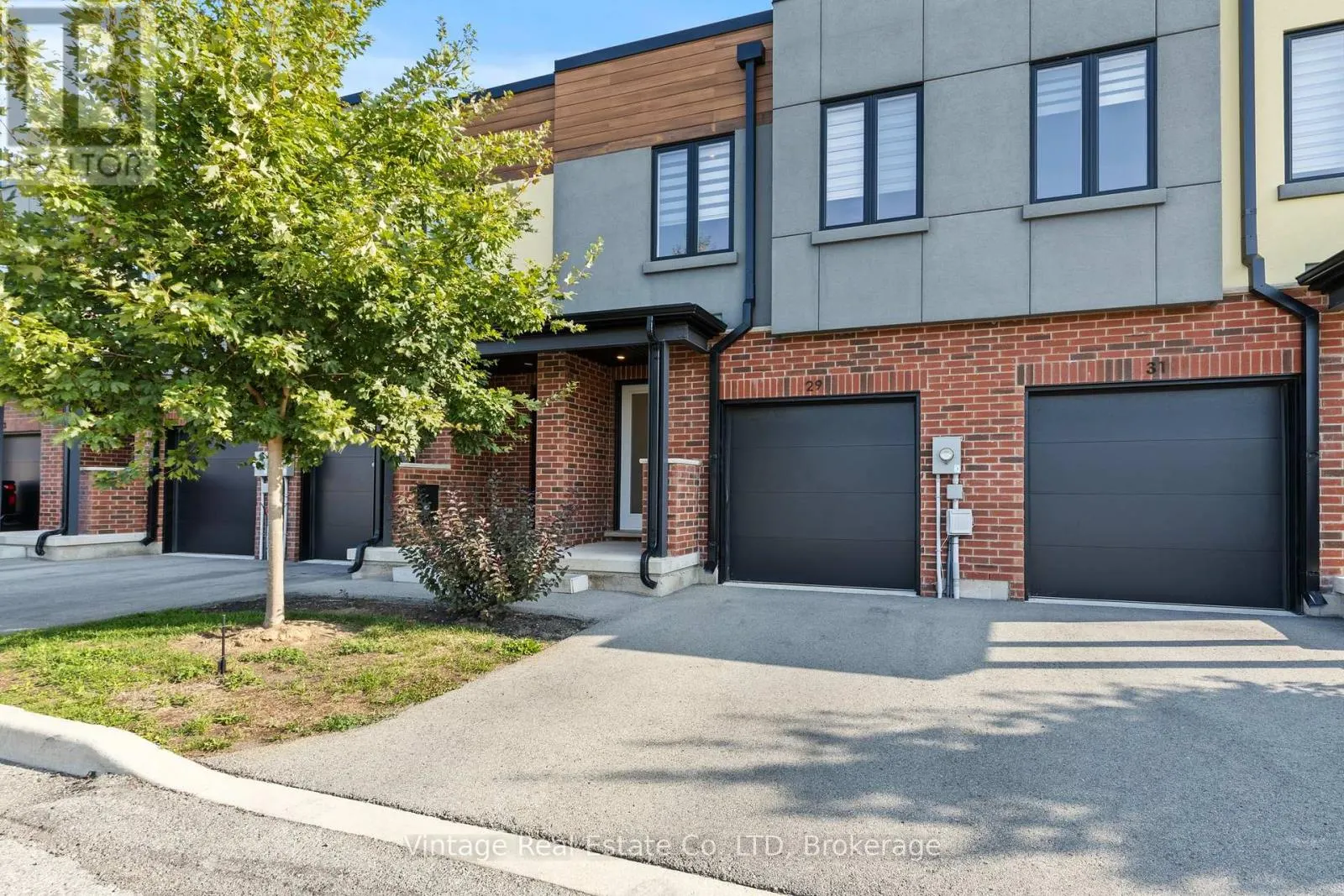 29 - 1465 STATION STREET, #29