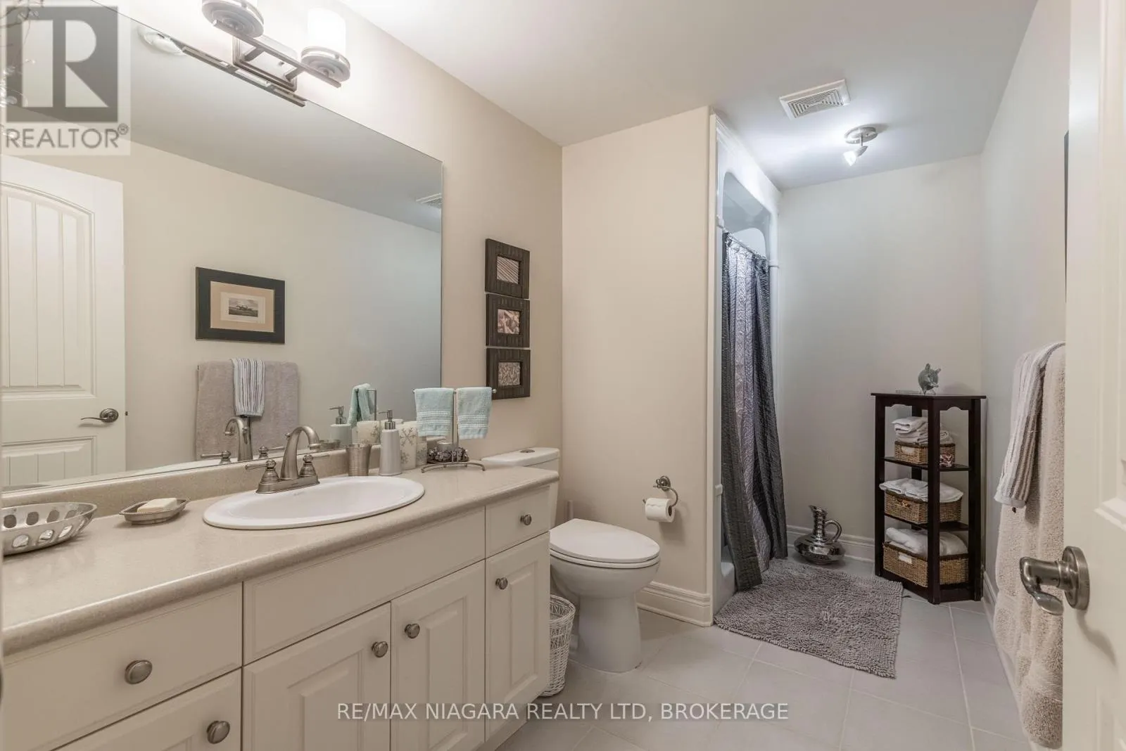 19 - 310 RIDGE ROAD S, #19