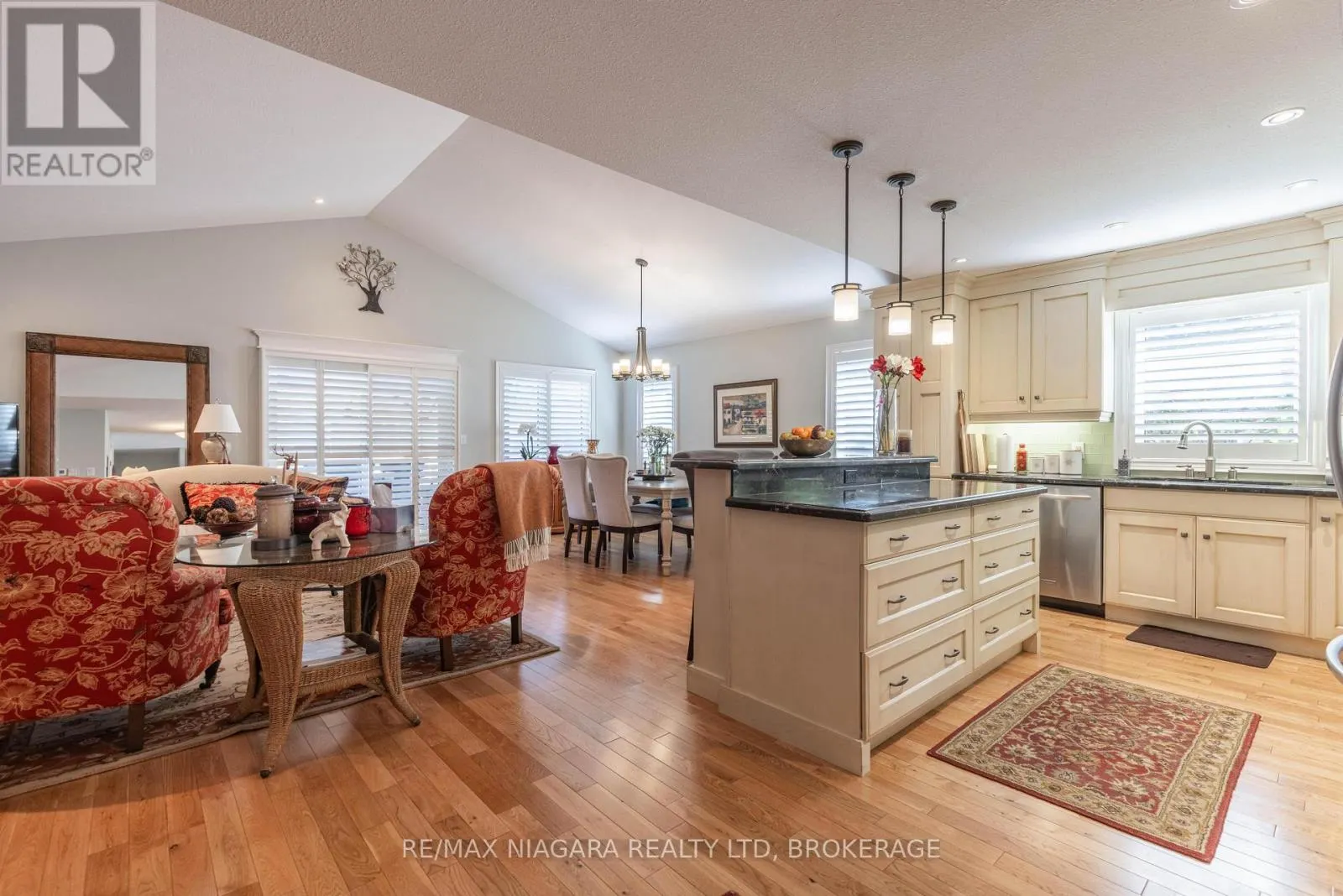 19 - 310 RIDGE ROAD S, #19
