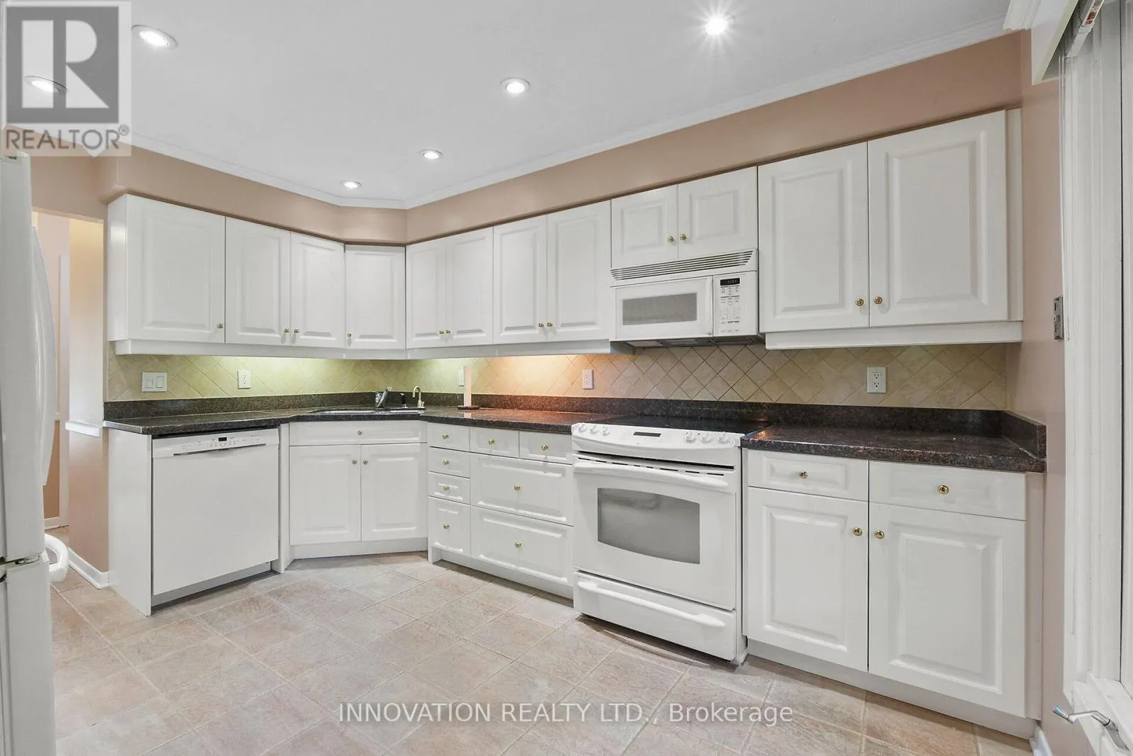 14 CHIMO DRIVE