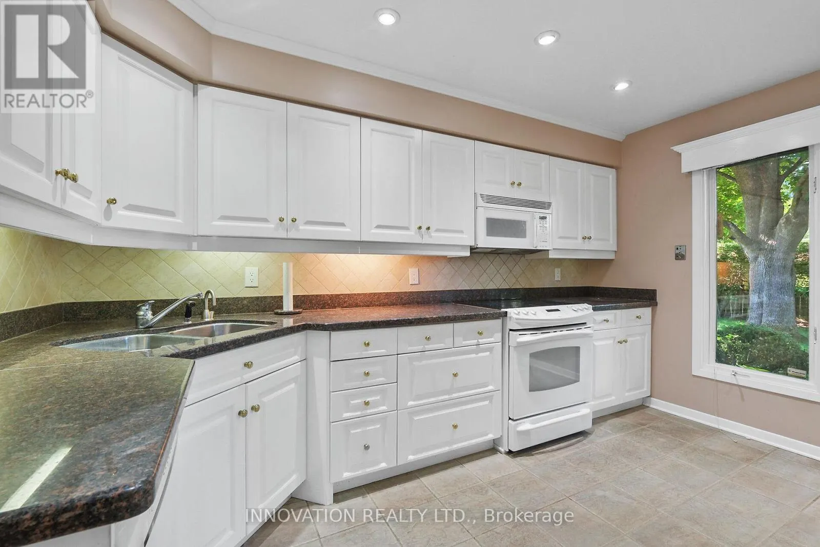 14 CHIMO DRIVE