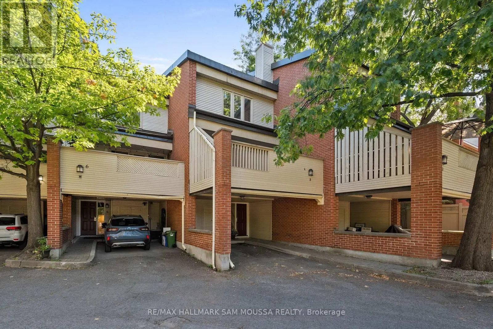 4 - 60 GREENFIELD AVENUE